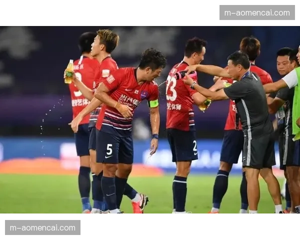 战术演化：解析三中卫体系对球队在肋部获得射门机会的影响