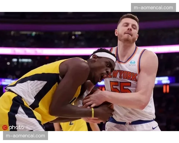 通讯：尼克斯哈腾施泰因带伤坚持比赛，单场造三次低位进攻犯规